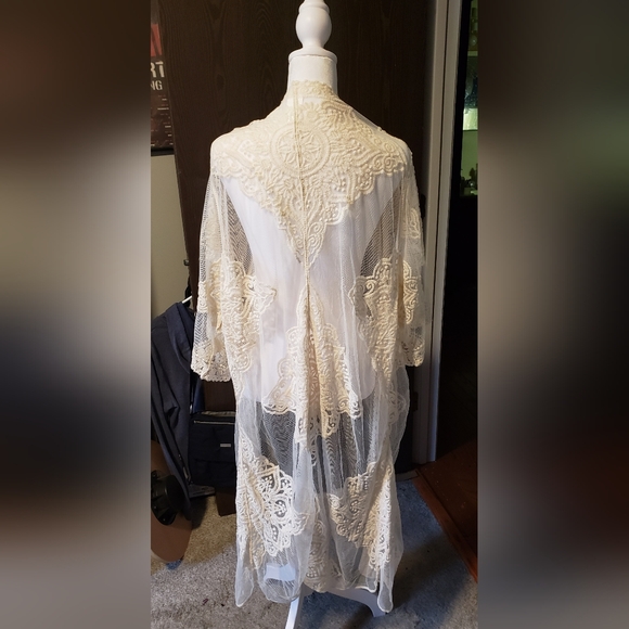 Elegant Cream Lace Kimono Duster - Picture 3 of 5